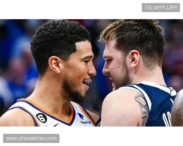 太阳队与独行侠展开激烈对决 众星闪耀展现篮球巅峰对抗 太阳队与独行侠展开激烈对决 众星闪耀展现篮球巅峰对抗